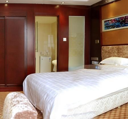 Yantai Asia Hotel Esterno foto