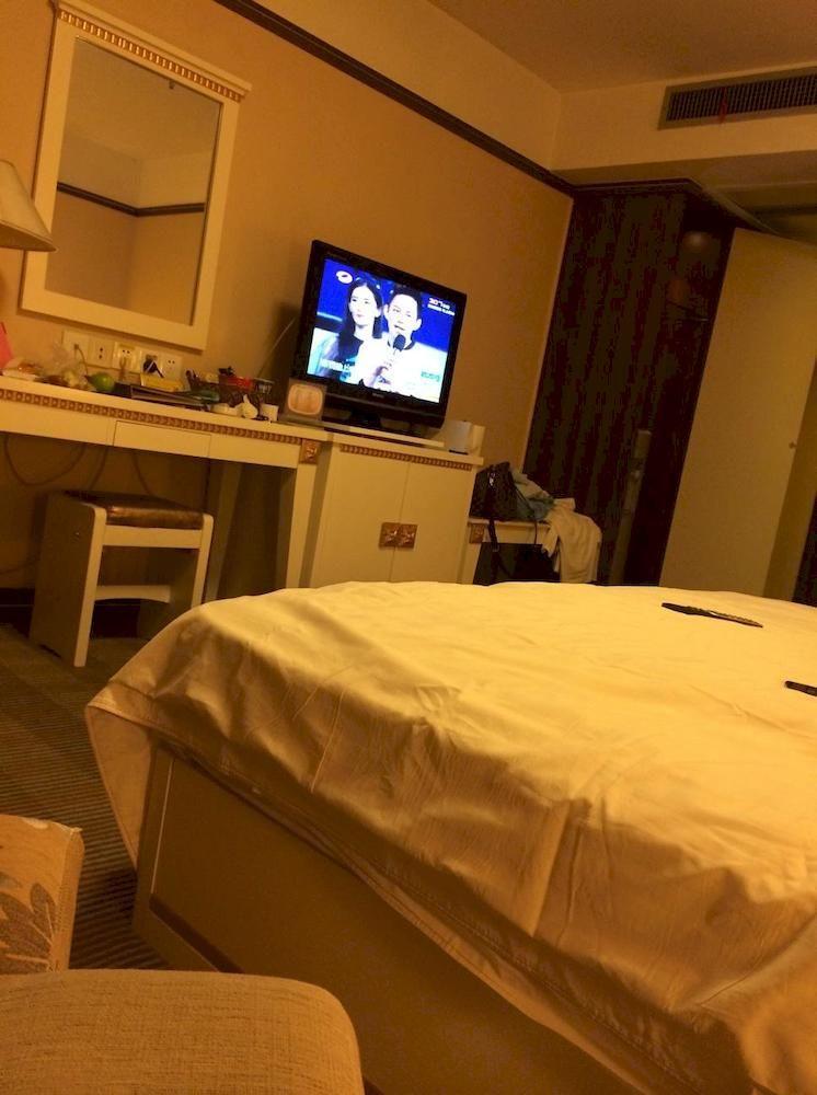 Yantai Asia Hotel Esterno foto