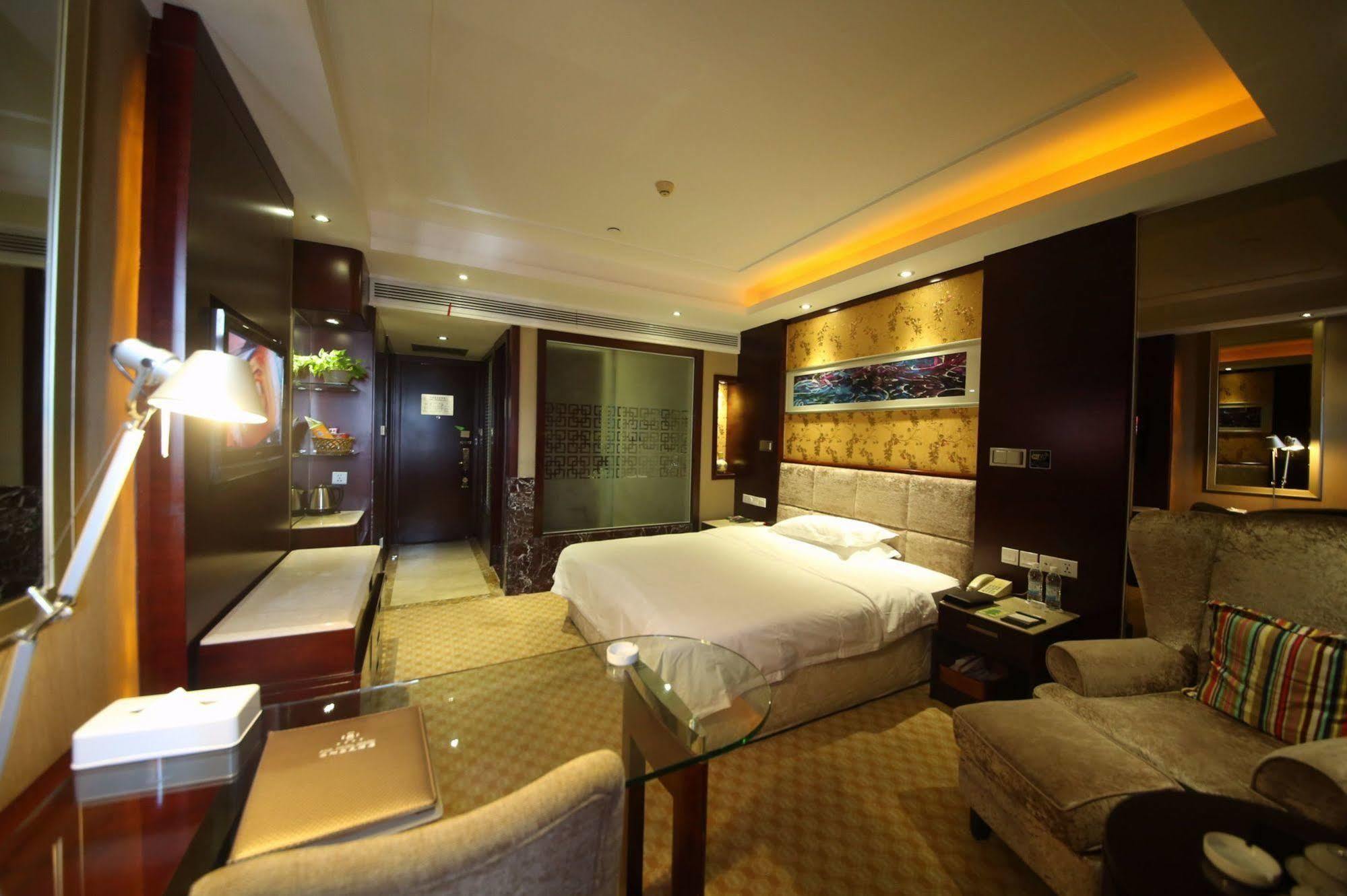 Yantai Asia Hotel Esterno foto