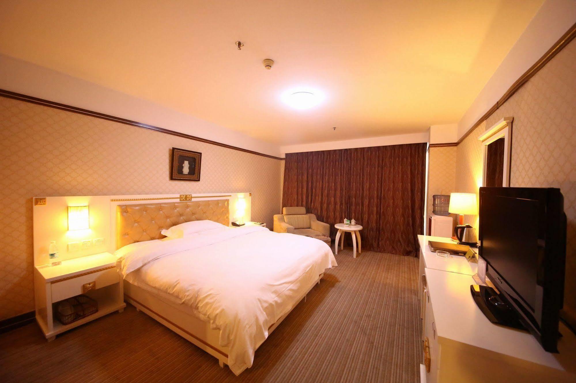 Yantai Asia Hotel Esterno foto