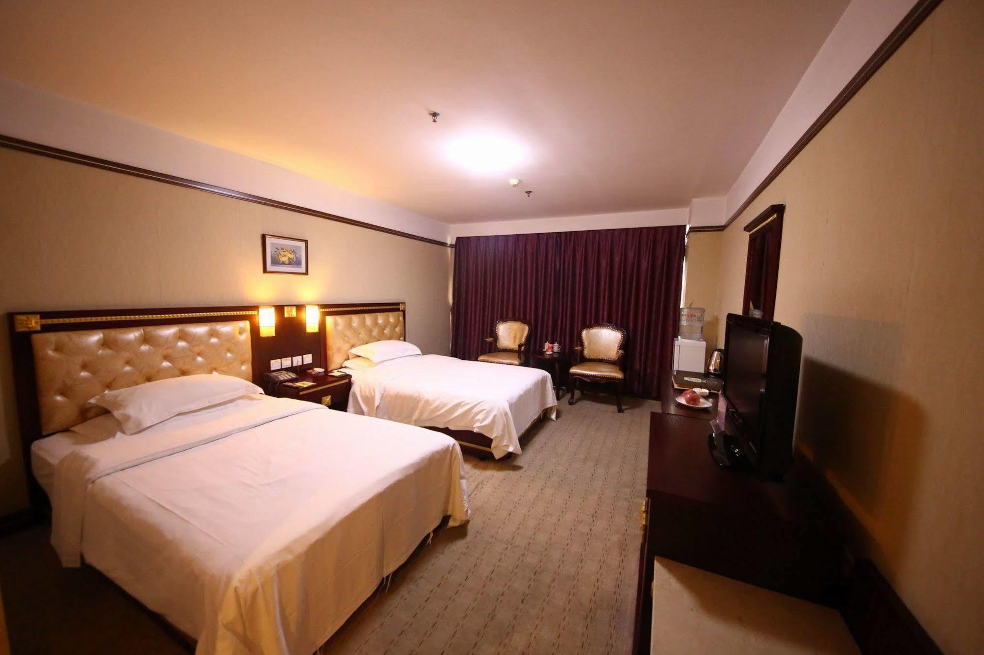 Yantai Asia Hotel Esterno foto