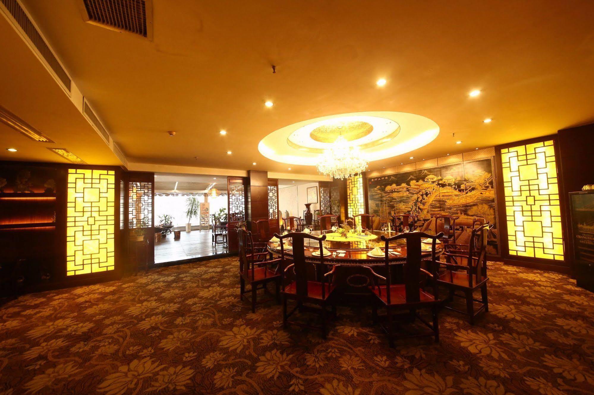 Yantai Asia Hotel Esterno foto