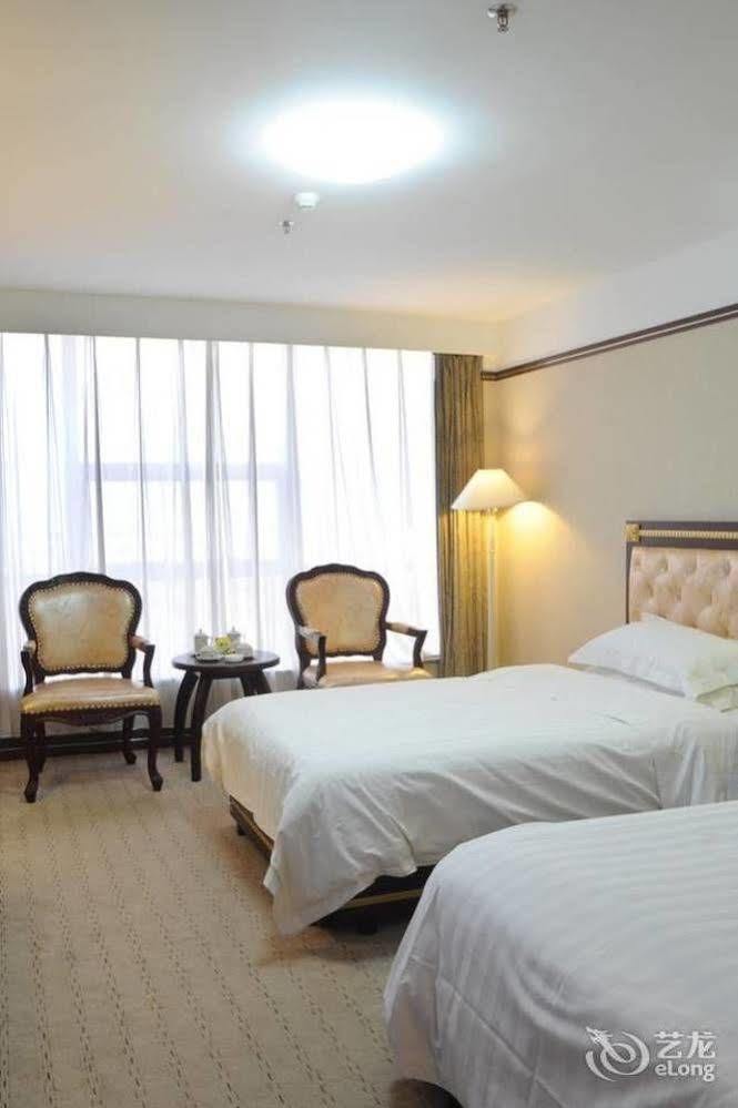 Yantai Asia Hotel Esterno foto