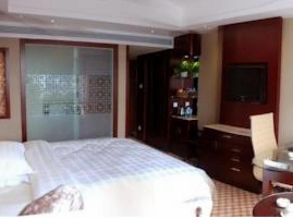 Yantai Asia Hotel Esterno foto