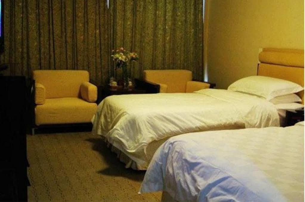 Yantai Asia Hotel Esterno foto