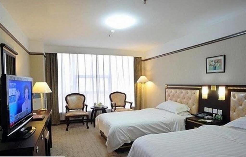 Yantai Asia Hotel Esterno foto